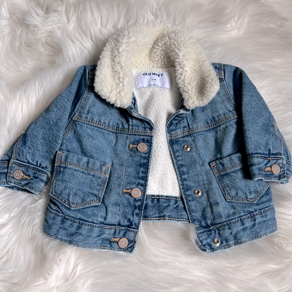 Pre-loved old navy jean jacket with lining size 0-3 months